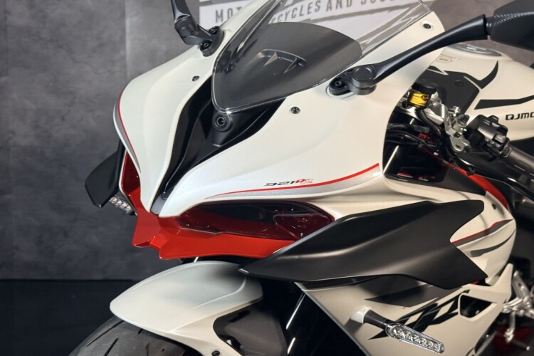 2026 QJMOTOR SRK 921 RR, White - photo 6