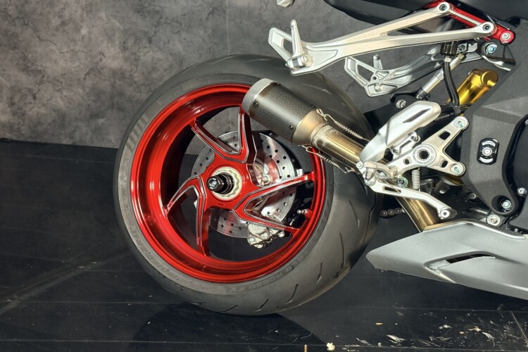 2026 QJMOTOR SRK 921 RR, White - photo 9