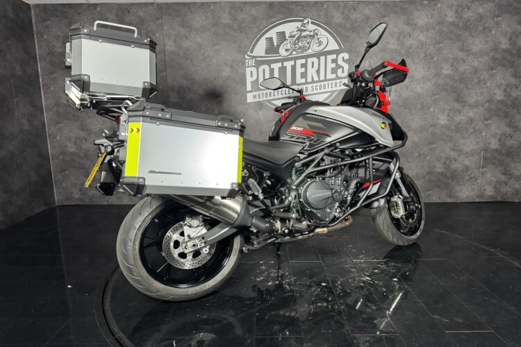 2026 QJMOTOR SRT 900 S, Red And Silver - photo 6