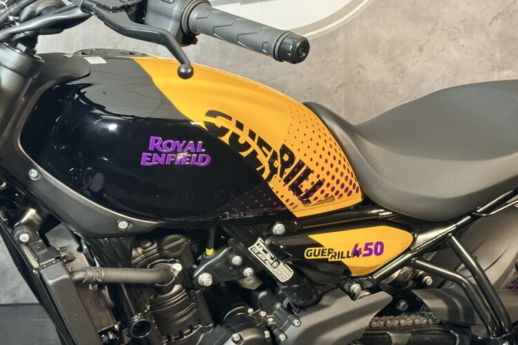 2025 ROYAL ENFIELD GUERRILLA 450, Black And Yellow - photo 10