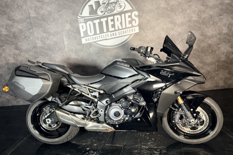 2023 SUZUKI GSX-S1000GT+, Black - photo 3