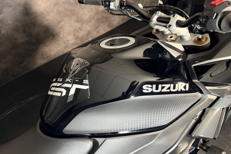2023 SUZUKI GSX-S1000GT+, Black - photo 5