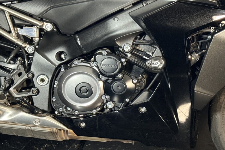 2023 SUZUKI GSX-S1000GT+, Black - photo 7