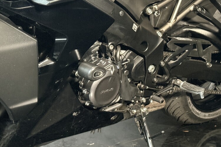 2023 SUZUKI GSX-S1000GT+, Black - photo 13