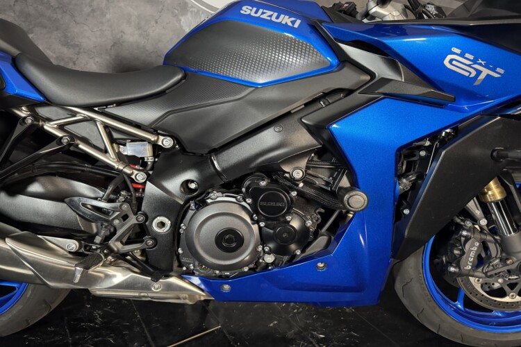 2023 SUZUKI GSX-S1000GT+, Blue - photo 4