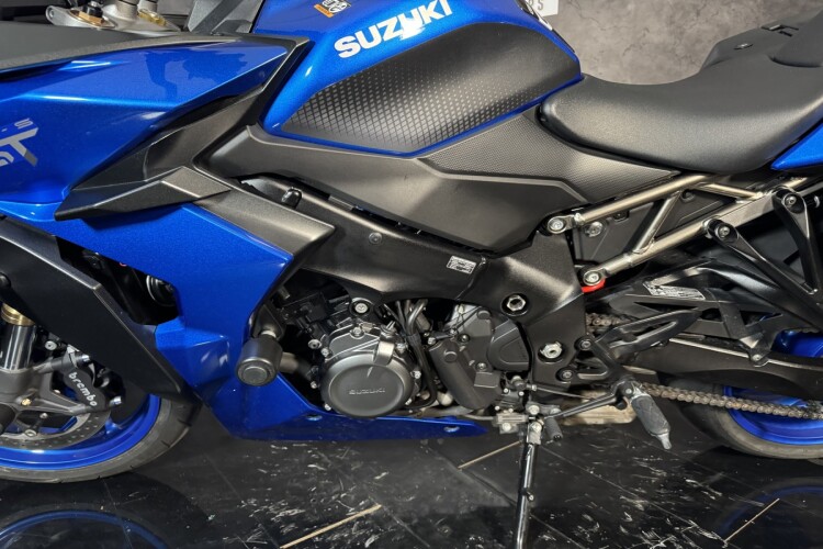 2023 SUZUKI GSX-S1000GT+, Blue - photo 9
