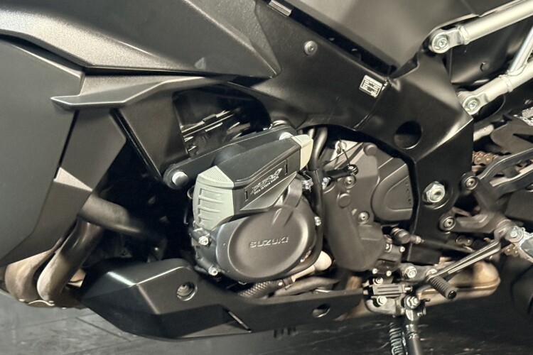 2024 SUZUKI GSX-S1000GX+, Black - photo 12