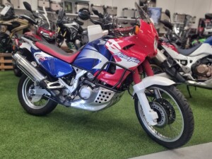 HONDA XRV750 AFRICA TWIN