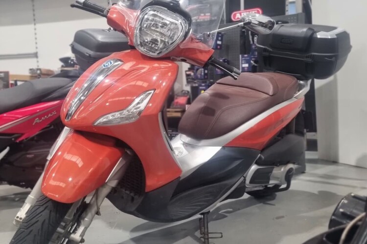 2013 PIAGGIO BEVERLY 300, Bronze - photo 3