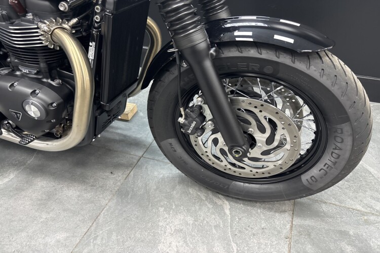 2024 TRIUMPH BOBBER, Black And Grey - photo 5