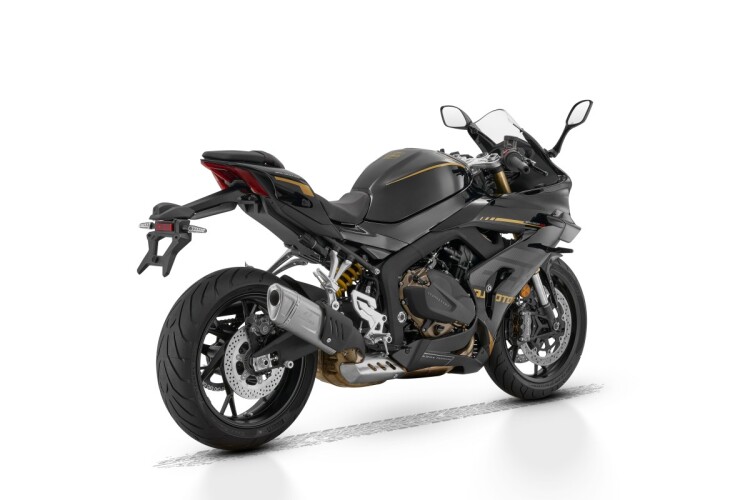 QJMOTOR SRK 800 RR