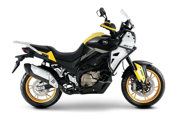 2026 QJMOTOR SVT 650, Black/Yellow - photo 6