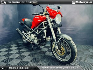 DUCATI MONSTER 900