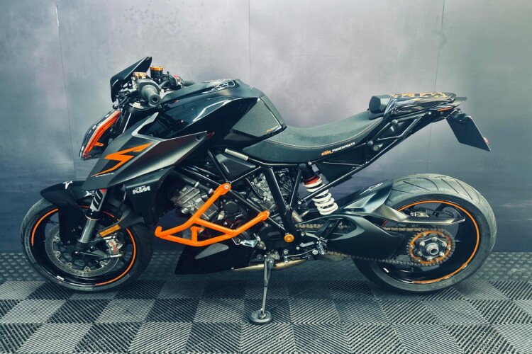 2018 KTM 1290 SUPER DUKE R, Black - photo 3