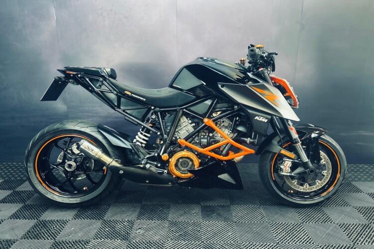 2018 KTM 1290 SUPER DUKE R, Black - photo 4