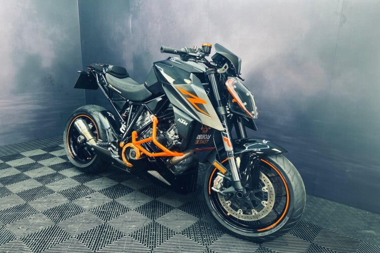 2018 KTM 1290 SUPER DUKE R, Black - photo 5