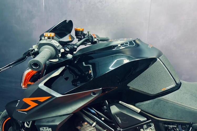 2018 KTM 1290 SUPER DUKE R, Black - photo 7