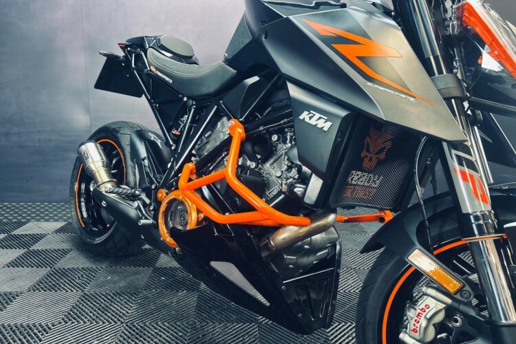2018 KTM 1290 SUPER DUKE R, Black - photo 11