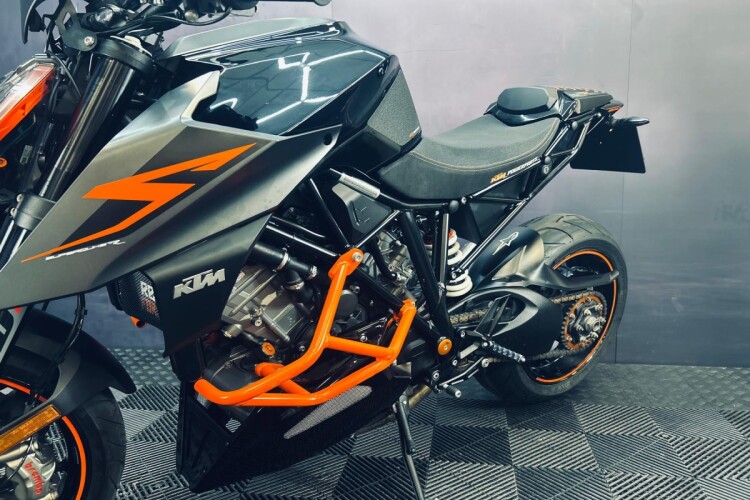 2018 KTM 1290 SUPER DUKE R, Black - photo 12