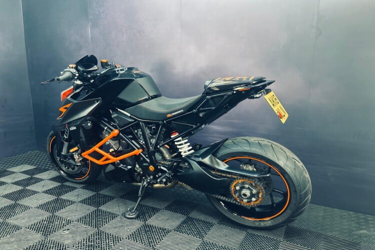 2018 KTM 1290 SUPER DUKE R, Black - photo 15