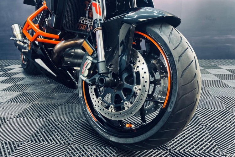 2018 KTM 1290 SUPER DUKE R, Black - photo 16