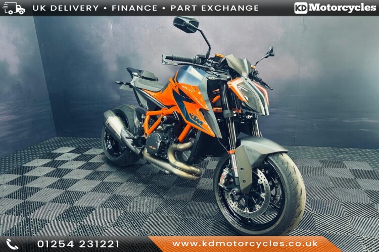 2020 KTM 1290 SUPER DUKE R, Orange