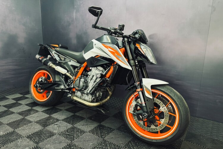 2021 KTM 890 DUKE, White - photo 4