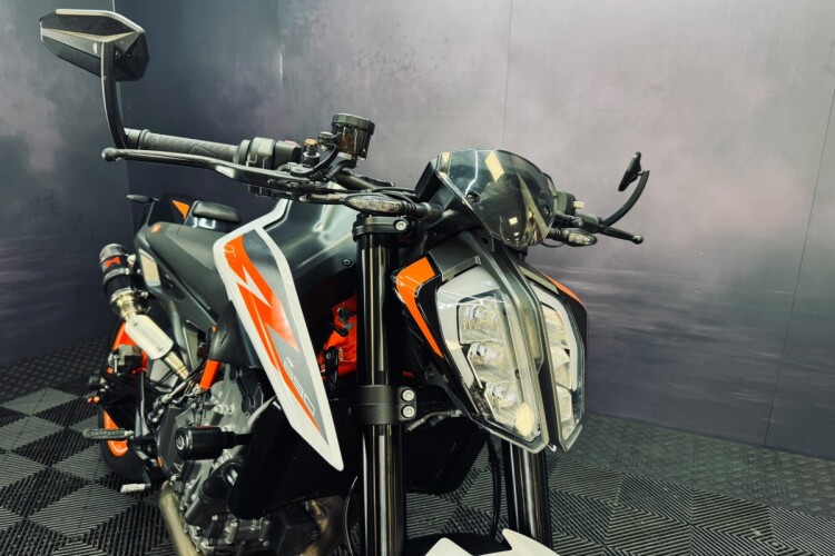 2021 KTM 890 DUKE, White - photo 8