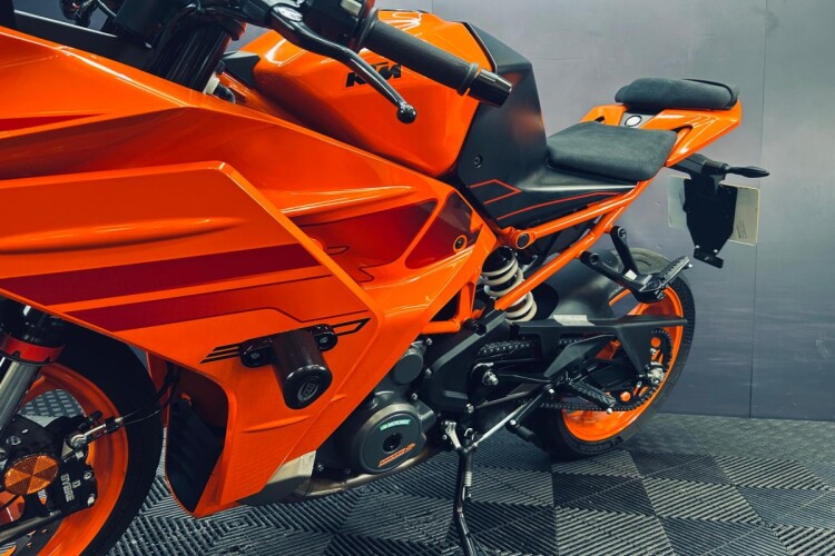 2024 KTM RC 390, Orange - photo 12