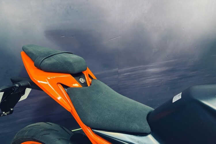 2024 KTM RC 390, Orange - photo 14