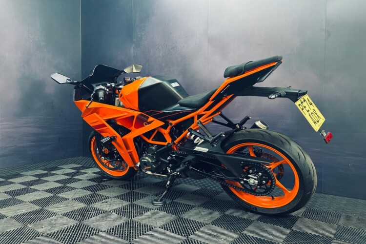 2024 KTM RC 390, Orange - photo 15