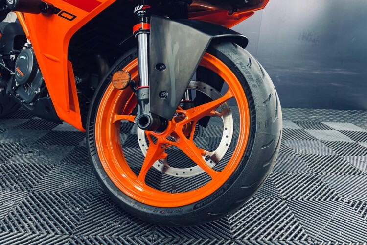 2024 KTM RC 390, Orange - photo 17
