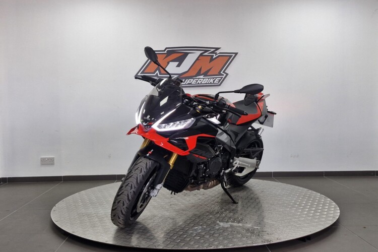 APRILIA TUONO 1100 V4