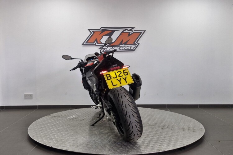 APRILIA TUONO 1100 V4