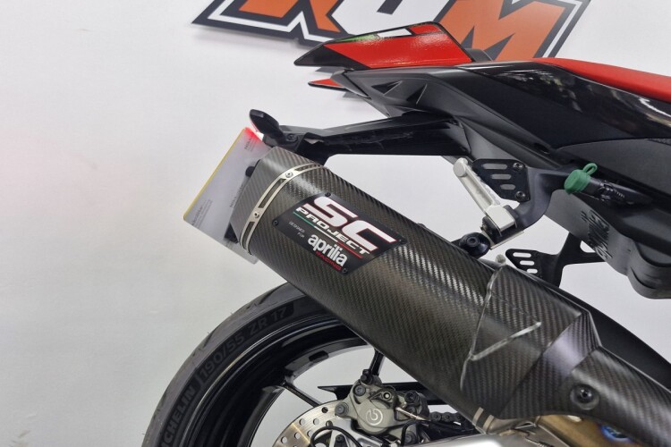 APRILIA TUONO 1100 V4