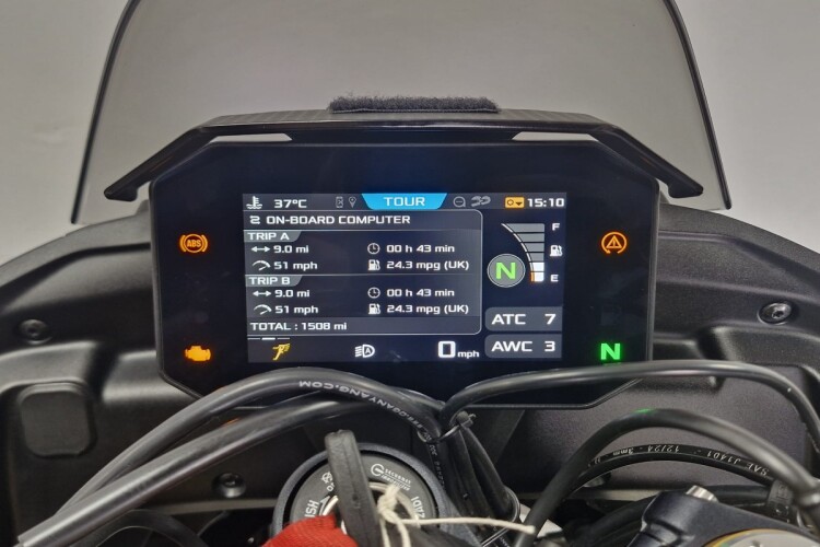 APRILIA TUONO 1100 V4