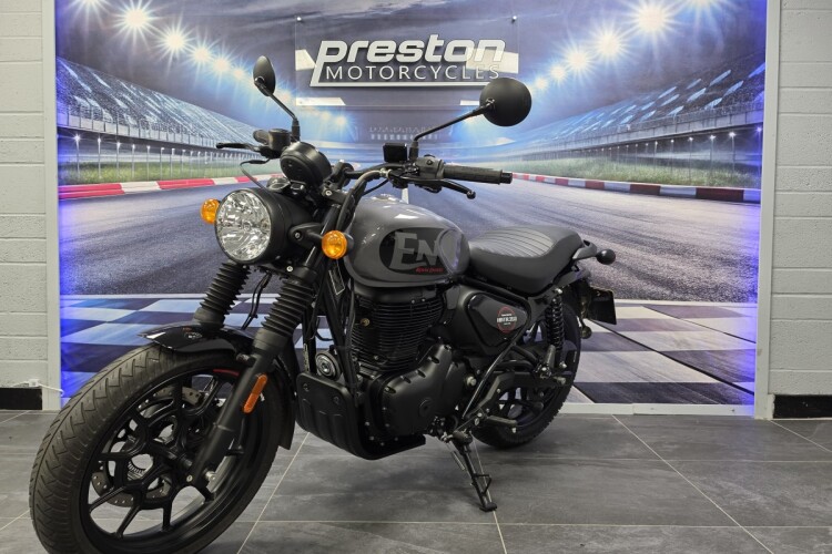 2023 ROYAL ENFIELD HUNTER 350, Grey And Black - photo 3
