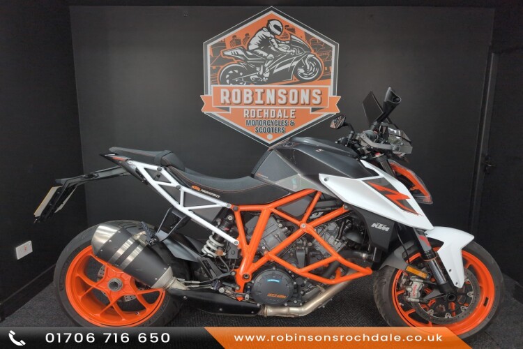 2019 KTM 1290 SUPER DUKE R, White