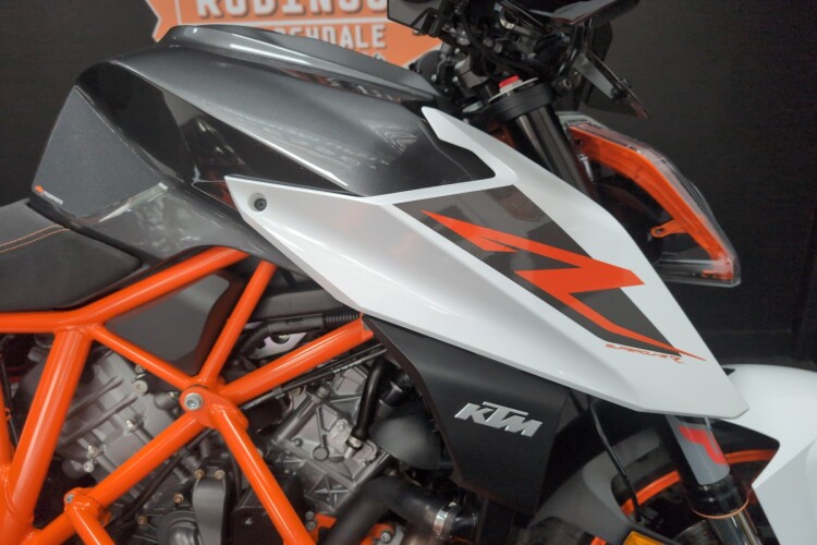 2019 KTM 1290 SUPER DUKE R, White - photo 8