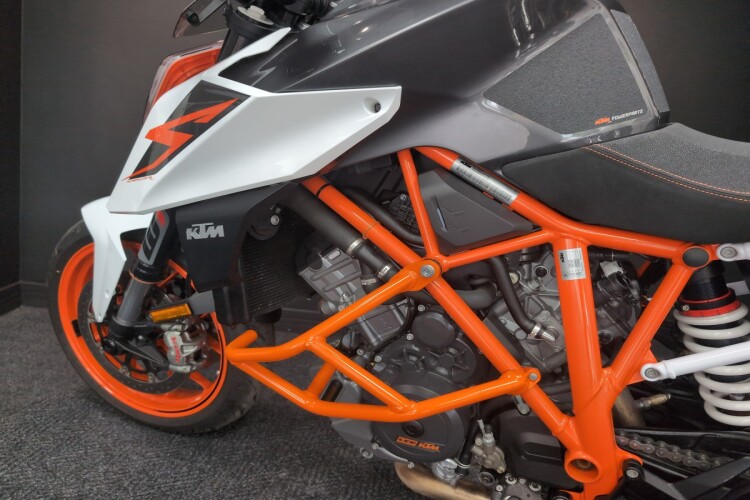 2019 KTM 1290 SUPER DUKE R, White - photo 14