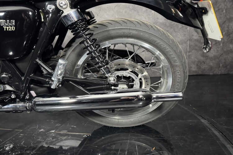 2026 TRIUMPH BONNEVILLE T120, Black - photo 8
