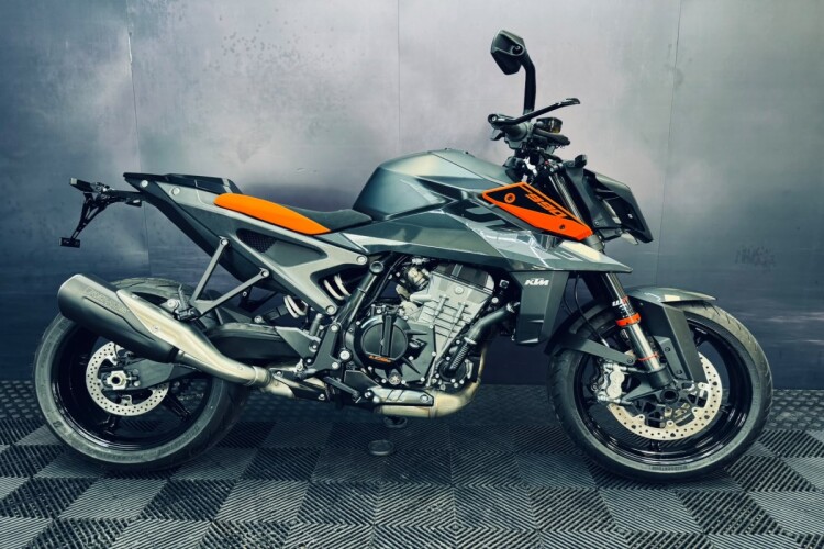 2024 KTM 990 DUKE, Black - photo 2