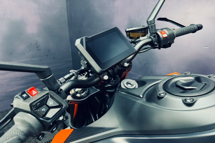 2024 KTM 990 DUKE, Black - photo 7