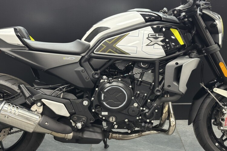 CFMOTO 700CL-X SPORT