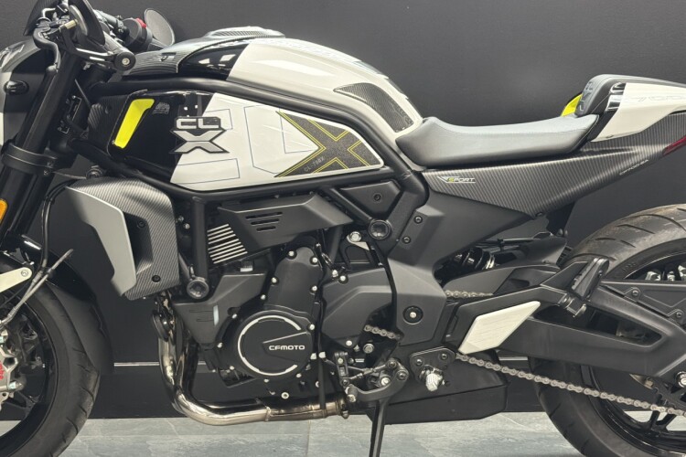 CFMOTO 700CL-X SPORT