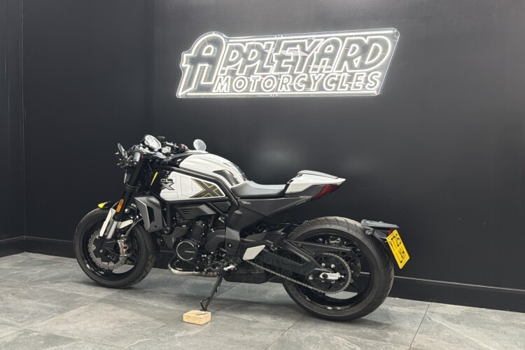 CFMOTO 700CL-X SPORT