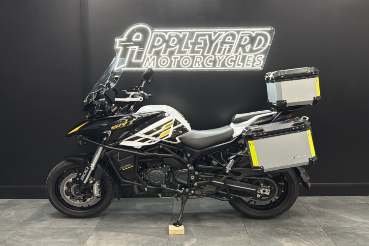 QJMOTOR SRT 900 S