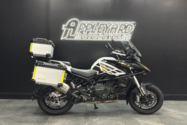 QJMOTOR SRT 900 S
