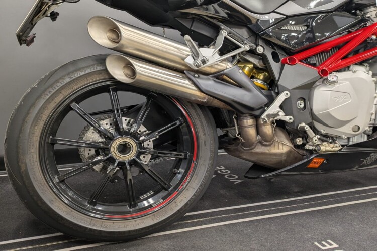 MV AGUSTA BRUTALE 1090