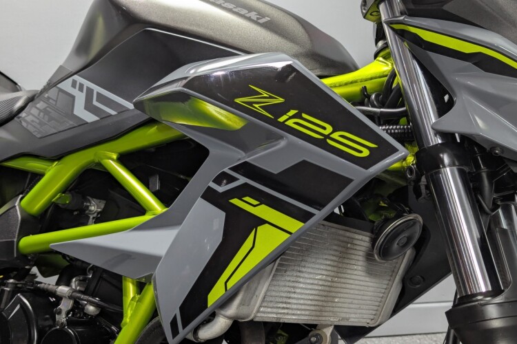 KAWASAKI Z125
